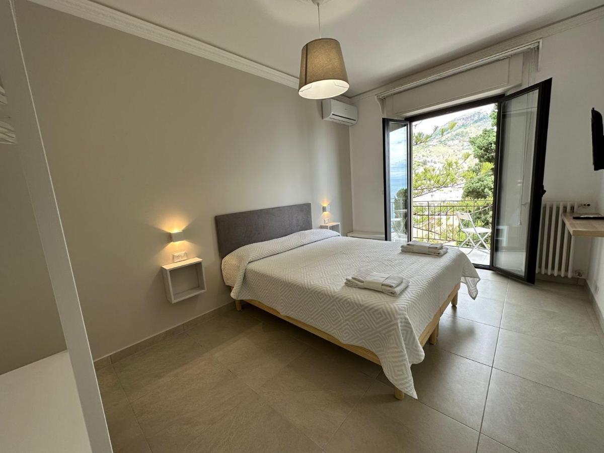 Mira * Taormina